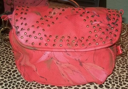 -----------Precio por menor: $ 170.---------Medidas: Piso: 08cm.; Alto: 20cm.; Ancho: 27cm